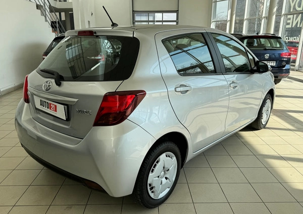 Toyota Yaris cena 37500 przebieg: 142578, rok produkcji 2015 z Częstochowa małe 497